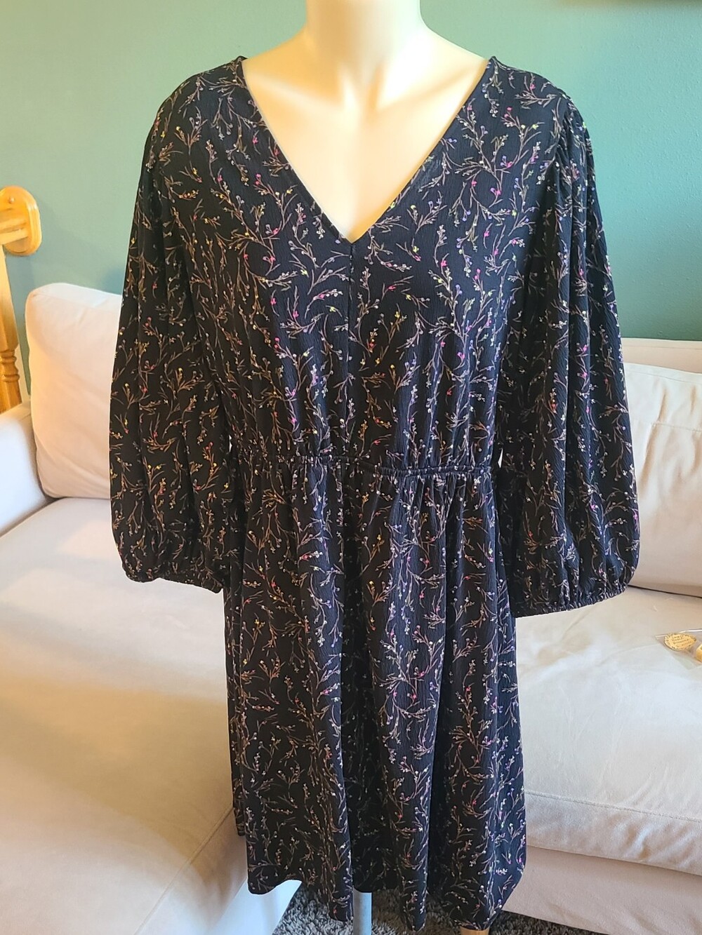 Ava & Viv Blaco Floral V-Neck Midi Dress